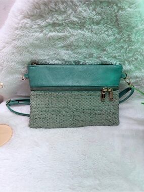 Mint Green Two-Tone Knit/Pleather & Gold Zippers Crossbody Bag Floral Interior 💝